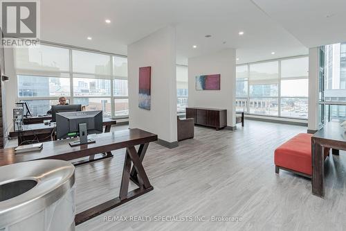 3006 - 4065 Brickstone Mews, Mississauga (City Centre), ON - Indoor Photo Showing Living Room