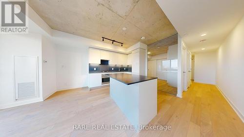 411 - 2720 Dundas Street W, Toronto (Junction Area), ON - Indoor Photo Showing Kitchen