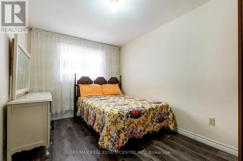 940 Stone Church Road E, Hamilton, ON - Indoor Photo Showing Bedroom