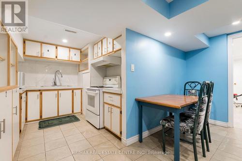 940 Stone Church Road E, Hamilton (Templemead), ON - Indoor Photo Showing Kitchen