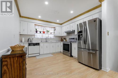 940 Stone Church Road E, Hamilton (Templemead), ON - Indoor Photo Showing Kitchen