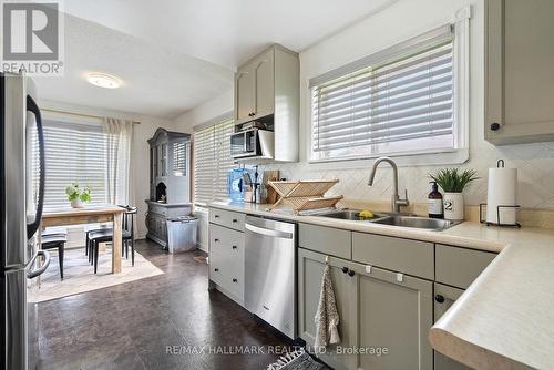 1635 Innisfil Beach Road, Innisfil (Alcona), ON - Indoor Photo Showing Kitchen With Double Sink