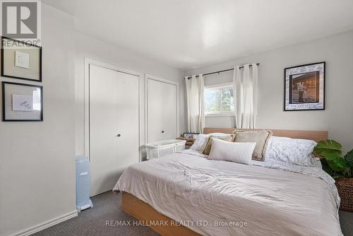 1635 Innisfil Beach Road, Innisfil (Alcona), ON - Indoor Photo Showing Bedroom