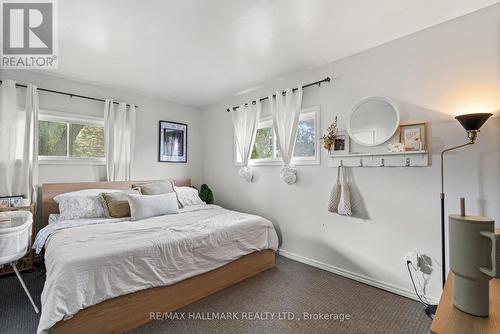 1635 Innisfil Beach Road, Innisfil (Alcona), ON - Indoor Photo Showing Bedroom