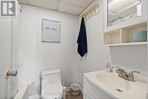 1635 Innisfil Beach Road, Innisfil (Alcona), ON - Indoor Photo Showing Bathroom