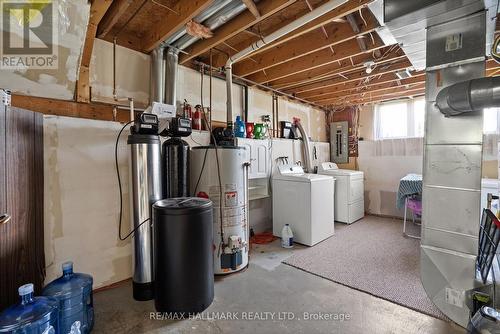 1635 Innisfil Beach Road, Innisfil (Alcona), ON - Indoor Photo Showing Laundry Room