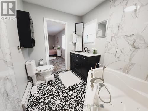 6234 Yonge Street, Innisfil (Churchill), ON - Indoor Photo Showing Bathroom