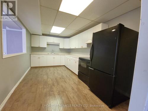 6234 Yonge Street, Innisfil (Churchill), ON - Indoor Photo Showing Kitchen With Double Sink