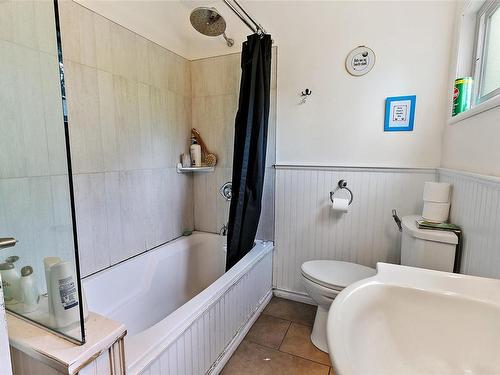 160 Price Pl, Duncan, BC - Indoor Photo Showing Bathroom