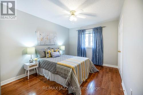 215 Niagara Drive, Oshawa (Samac), ON - Indoor Photo Showing Bedroom