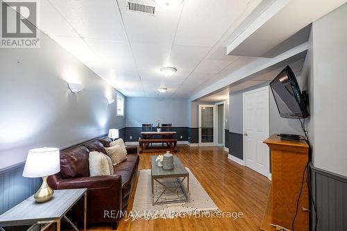 215 Niagara Drive, Oshawa (Samac), ON - Indoor Photo Showing Living Room