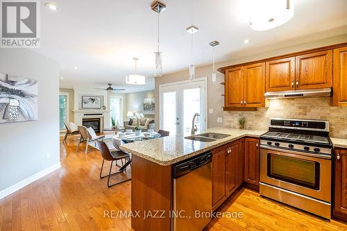 215 Niagara Drive, Oshawa (Samac), ON - Indoor Photo Showing Kitchen With Double Sink