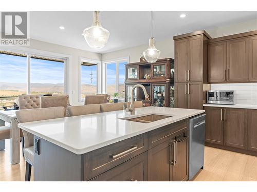 936 Mt Ida Drive, Vernon, BC - Indoor Photo Showing Kitchen With Double Sink