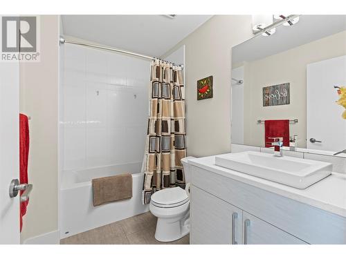 936 Mt Ida Drive, Vernon, BC - Indoor Photo Showing Bathroom