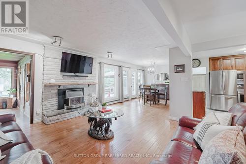 3304 Hamilton Road, Thames Centre (Dorchester), ON - Indoor Photo Showing Living Room With Fireplace