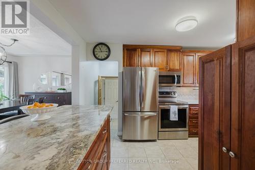 3304 Hamilton Road, Thames Centre (Dorchester), ON - Indoor Photo Showing Kitchen