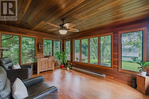 3304 Hamilton Road, Thames Centre (Dorchester), ON - Indoor Photo Showing Living Room