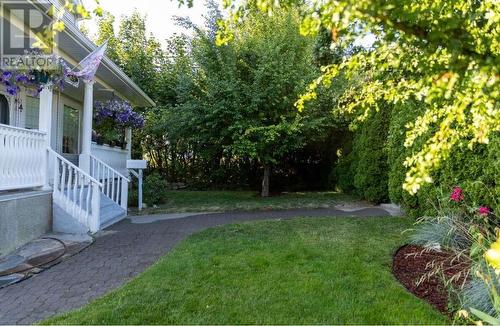 239 10Th  N Avenue, Creston, BC - Outdoor