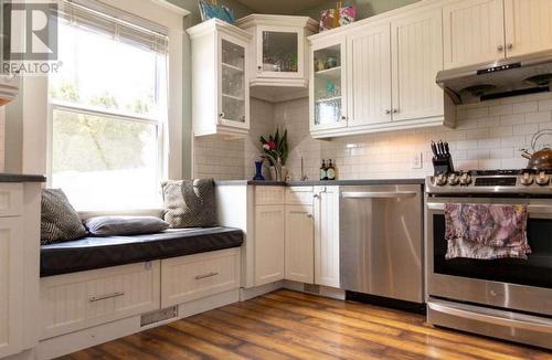 239 10Th  N Avenue, Creston, BC - Indoor Photo Showing Kitchen