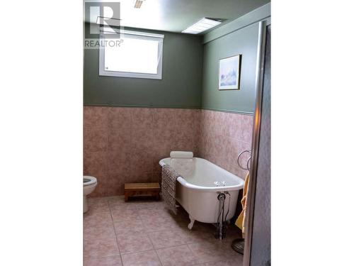 239 10Th  N Avenue, Creston, BC - Indoor