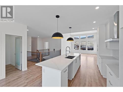 265 Rue Cheval Noir, Kamloops, BC - Indoor Photo Showing Kitchen With Double Sink With Upgraded Kitchen