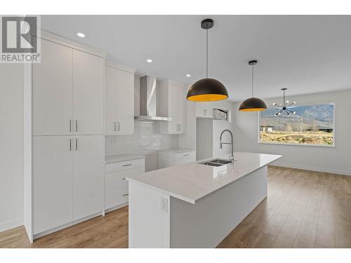 265 Rue Cheval Noir, Kamloops, BC - Indoor Photo Showing Kitchen With Double Sink With Upgraded Kitchen