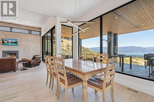 1220 Ponds Avenue, Kelowna, BC - Indoor Photo Showing Dining Room