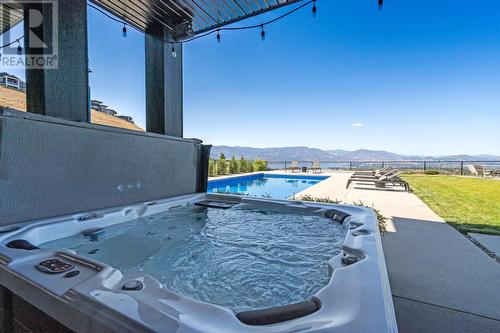 1220 Ponds Avenue, Kelowna, BC - Outdoor With View