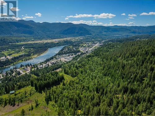 1402 Woodland  Drive, Castlegar, BC 