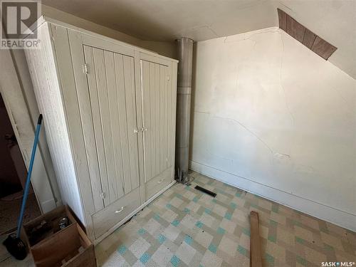 19 3Rd Avenue Se, Weyburn, SK - Indoor Photo Showing Other Room