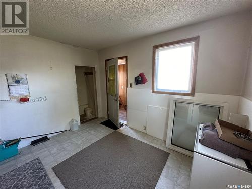 19 3Rd Avenue Se, Weyburn, SK - Indoor Photo Showing Other Room