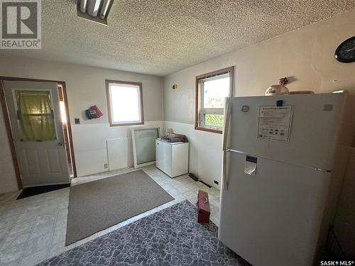 19 3Rd Avenue Se, Weyburn, SK - Indoor Photo Showing Other Room