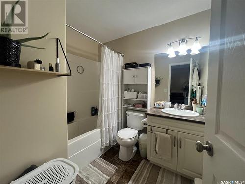 102 350 Maccormack Road, Martensville, SK - Indoor Photo Showing Bathroom