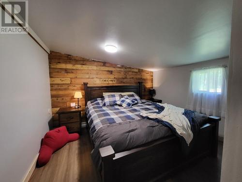 1415 Cook Road, Quesnel, BC - Indoor Photo Showing Bedroom