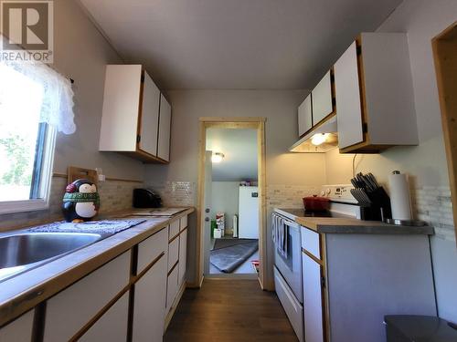 1415 Cook Road, Quesnel, BC - Indoor Photo Showing Kitchen