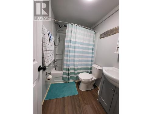 1415 Cook Road, Quesnel, BC - Indoor Photo Showing Bathroom