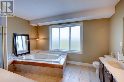 1638 Pritchard Drive, West Kelowna, BC - Indoor Photo Showing Bathroom