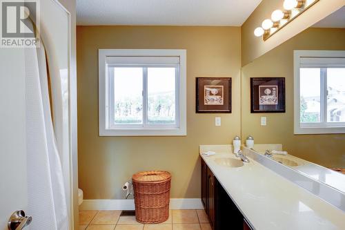 1638 Pritchard Drive, West Kelowna, BC - Indoor Photo Showing Bathroom