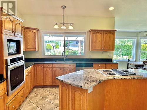 272 Park Rill Road, Oliver, BC - Indoor Photo Showing Kitchen