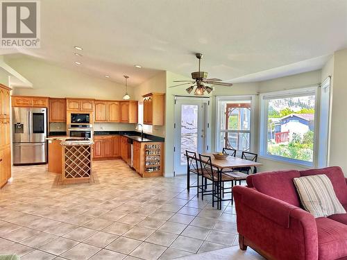 272 Park Rill Road, Oliver, BC - Indoor Photo Showing Kitchen