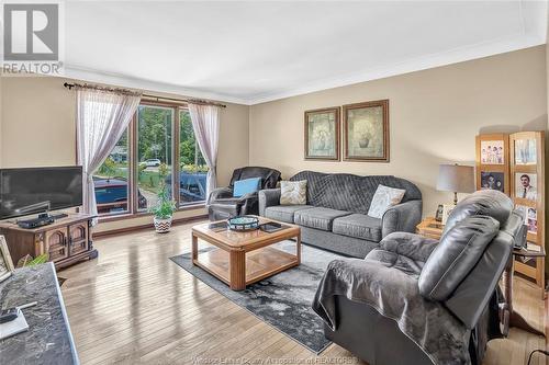 3638-3640 Howard, Windsor, ON - Indoor Photo Showing Living Room