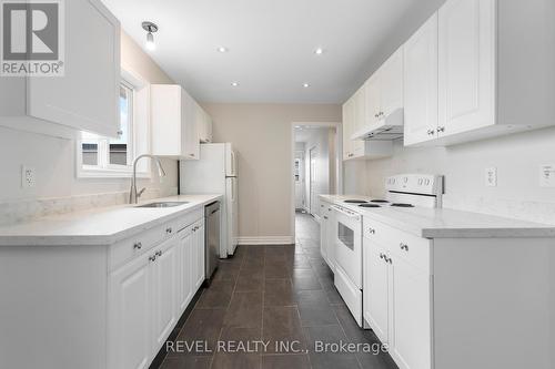 1 Thornton Street, St. Catharines, ON - Indoor Photo Showing Kitchen