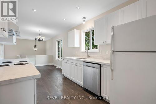 1 Thornton Street, St. Catharines, ON - Indoor Photo Showing Kitchen