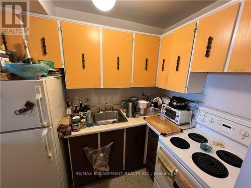 701 - 150 Charlton Avenue E, Hamilton (Corktown), ON - Indoor Photo Showing Kitchen