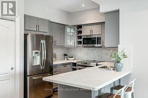 406 - 44 Ferndale Drive S, Barrie (Ardagh), ON - Indoor Photo Showing Kitchen With Stainless Steel Kitchen With Upgraded Kitchen