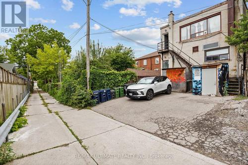 2041 Eglinton Avenue, Toronto (Caledonia-Fairbank), ON 