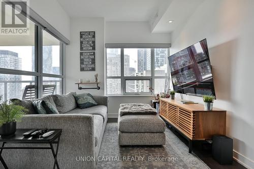 1309 - 88 Scott Street, Toronto (Waterfront Communities), ON - Indoor Photo Showing Living Room