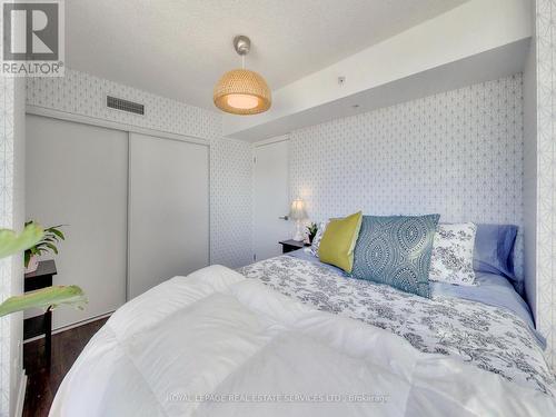 917 - 68 Abell Street, Toronto (Little Portugal), ON - Indoor Photo Showing Bedroom