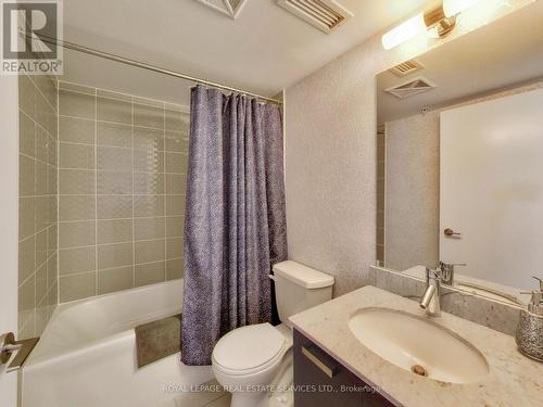 917 - 68 Abell Street, Toronto (Little Portugal), ON - Indoor Photo Showing Bathroom