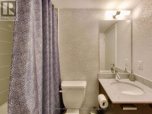 917 - 68 Abell Street, Toronto (Little Portugal), ON - Indoor Photo Showing Bathroom